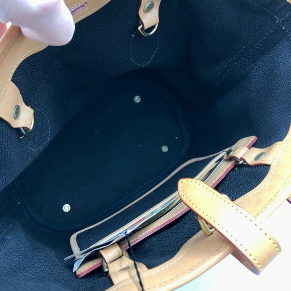 Dooney & Bourke heavy twill tote from the Cabriolet Collection - Picture 7 of 7